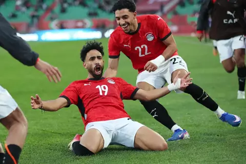 واصل مشواره بفضل الهدوء والخبرة.. ماذا قال كاف عن فوز منتخب مصر على بنين؟